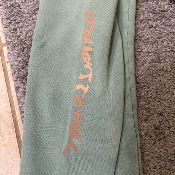 Praise Endurance Sweats - Picture 2 of 3